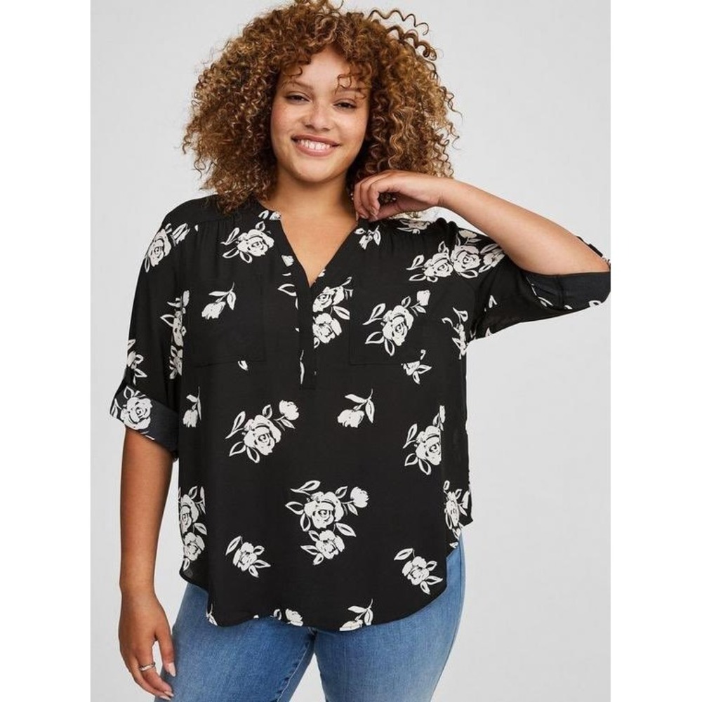 Torrid Harper Blouse Black Floral Georgette V-Neck Roll Tab Top Size 2 (2X)